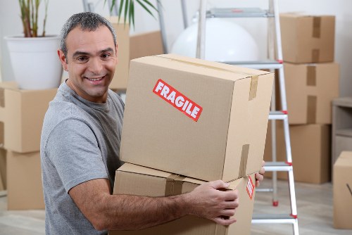 Storage unit selection tips for Lowermorden residents
